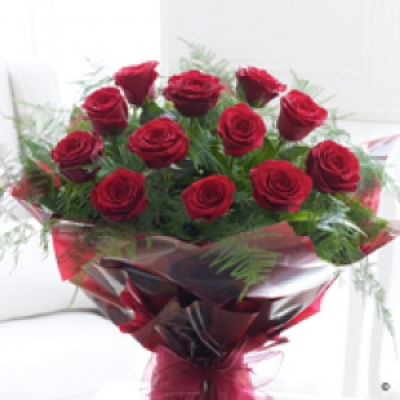 dozen red roses - 